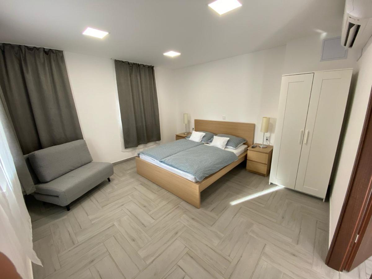 Sulyom Panzio Apartment Tiszafured Bagian luar foto